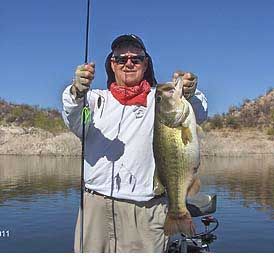 Dan Westfall with a nice Oviachic Bass