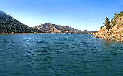 Don Pedro Lake, CA